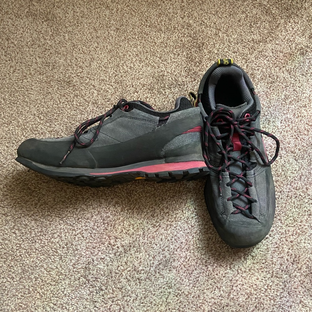 La Sportiva Climbing Hiking Shoes Boulder X Carbon-Beet Color | women’s 8.5